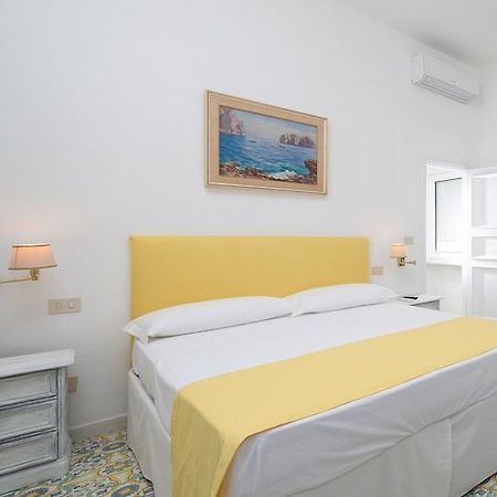Marlin Guest House Capri Szoba fotó